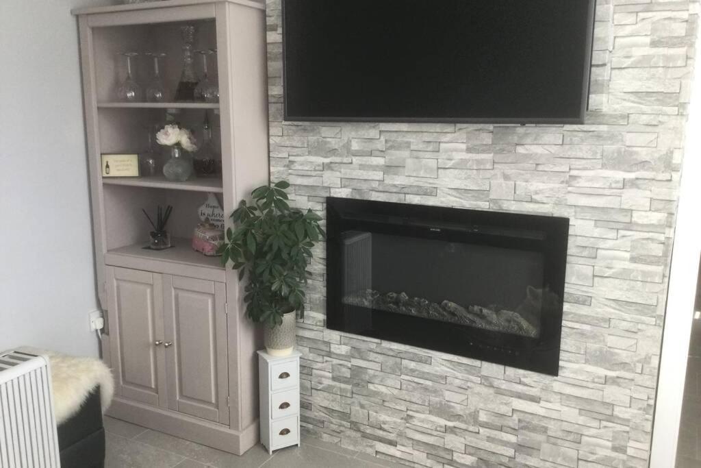לית'ם סנט אנס Leafy Lytham Central Lovely Ground Floor 1 Bedroom Apartment With Private Garden In Lytham Dog Friendly מראה חיצוני תמונה