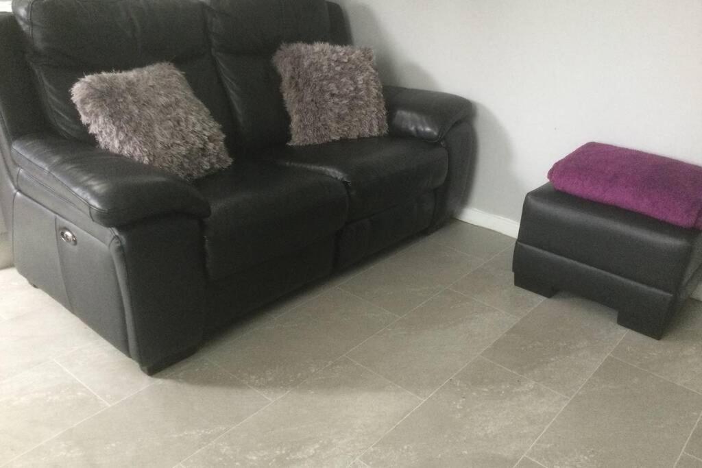 לית'ם סנט אנס Leafy Lytham Central Lovely Ground Floor 1 Bedroom Apartment With Private Garden In Lytham Dog Friendly מראה חיצוני תמונה